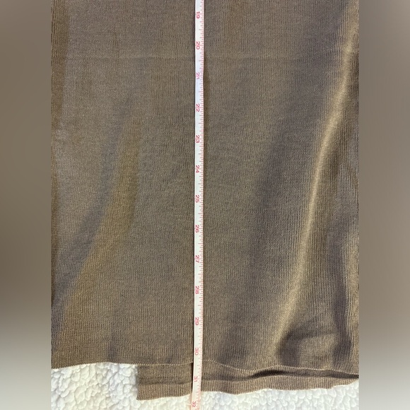 Co-ord knit like material top and skirt set - Picture 10 of 10